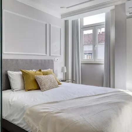Beautiful 2 Bedroom With Views In Rua Augusta Lägenhet *