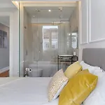 Beautiful 2 Bedroom With Views In Rua Augusta Apartment *
