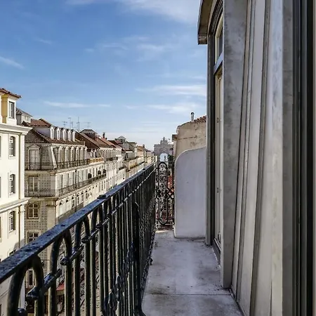 Lisbon Beautiful 2 Bedroom Apartment With Views In Rua Augusta Lisbon *