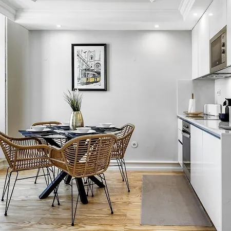 Lisbon Beautiful 2 Bedroom Apartment With Views In Rua Augusta Lisbon Apartmán Lisboa