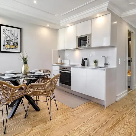 Beautiful 2 Bedroom With Views In Rua Augusta * Lisbona