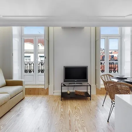 Lisbon Beautiful 2 Bedroom Apartment With Views In Rua Augusta Lisbon Lisboa