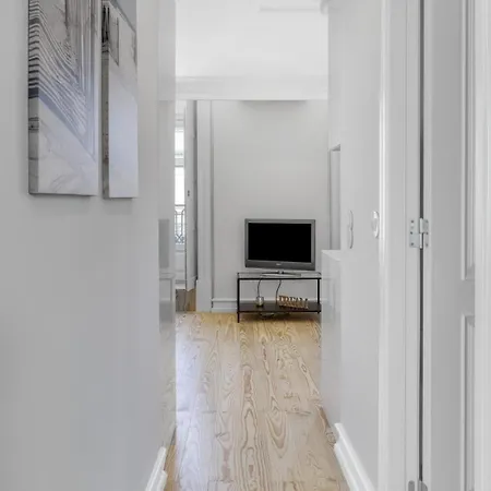 Lisbon Beautiful 2 Bedroom Apartment With Views In Rua Augusta Lisbon Apartmán *