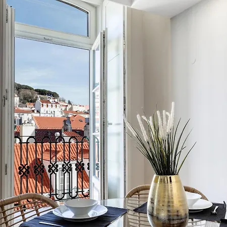 Beautiful 2 Bedroom With Views In Rua Augusta * Lisboa