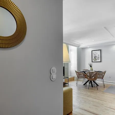 Apartment Beautiful 2 Bedroom With Views In Rua Augusta Lissabon